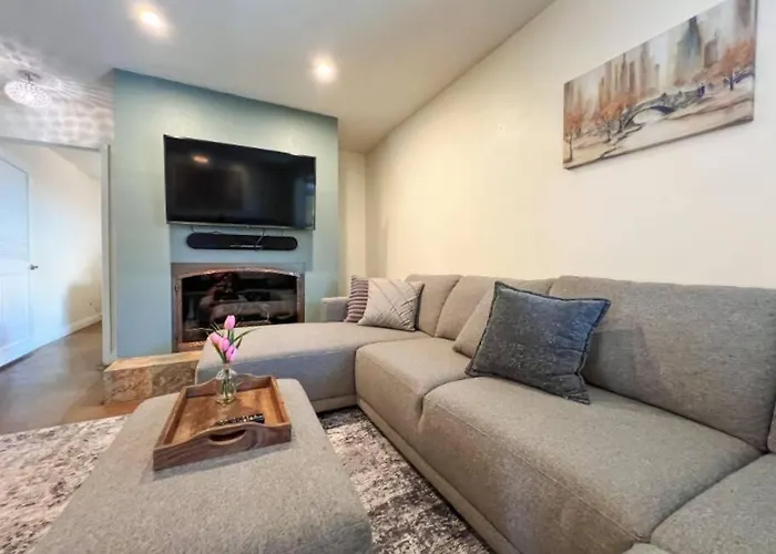 Heated Pool, King Beds, Bbq, Sleeps 10 Holiday home