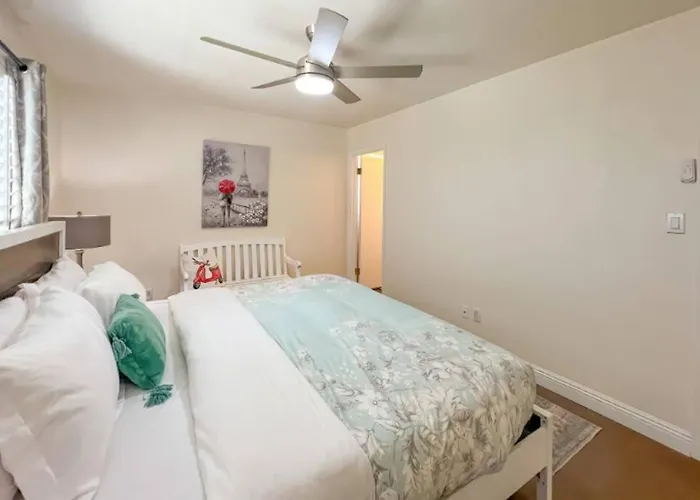 Heated Pool, King Beds, Bbq, Sleeps 10 *